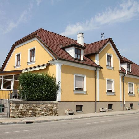 Gaestehaus Fischer Rohrendorf Bed & Breakfast Rohrendorf bei Krems Екстериор снимка